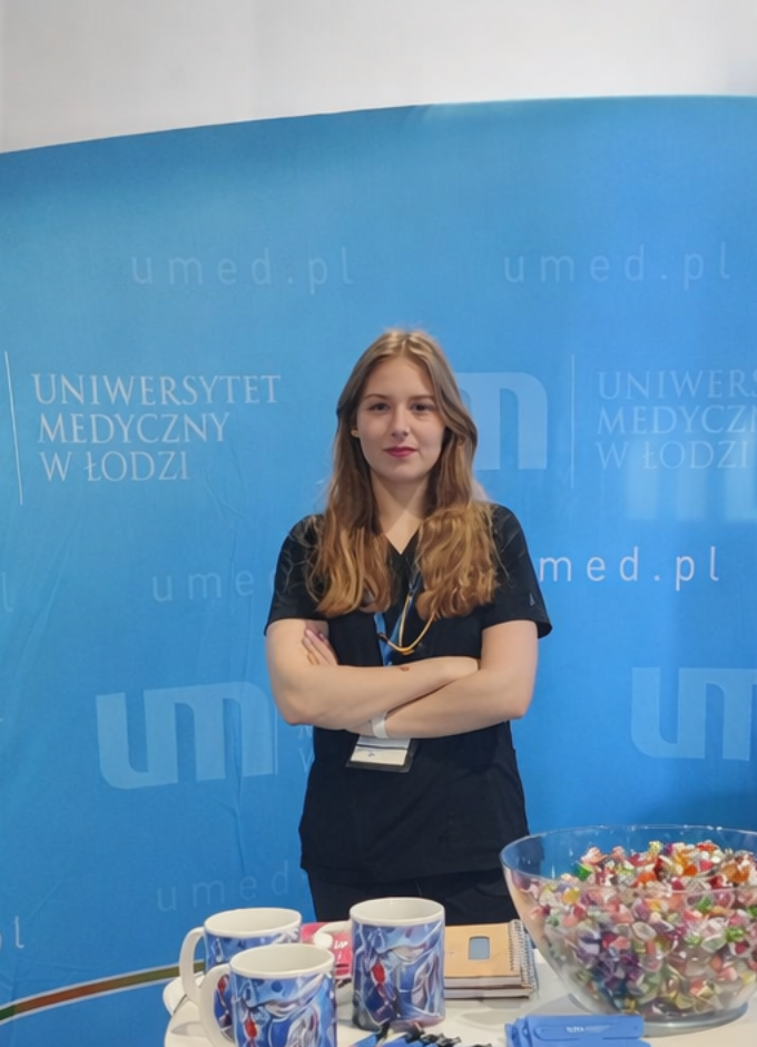 Julia Barczuk at a UMED event booth